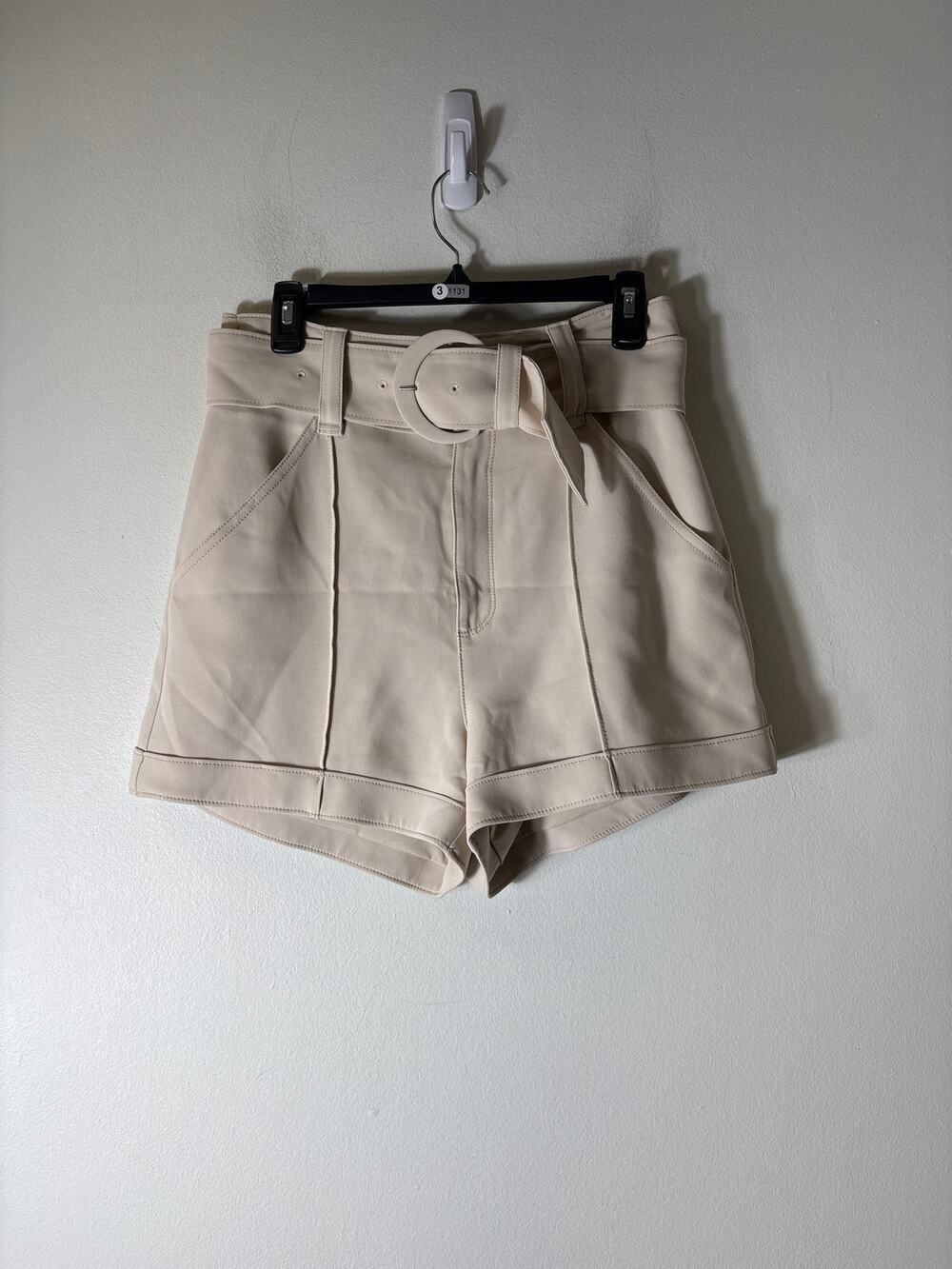 Cinq a Sept Off White Belted Shorts Sz 4